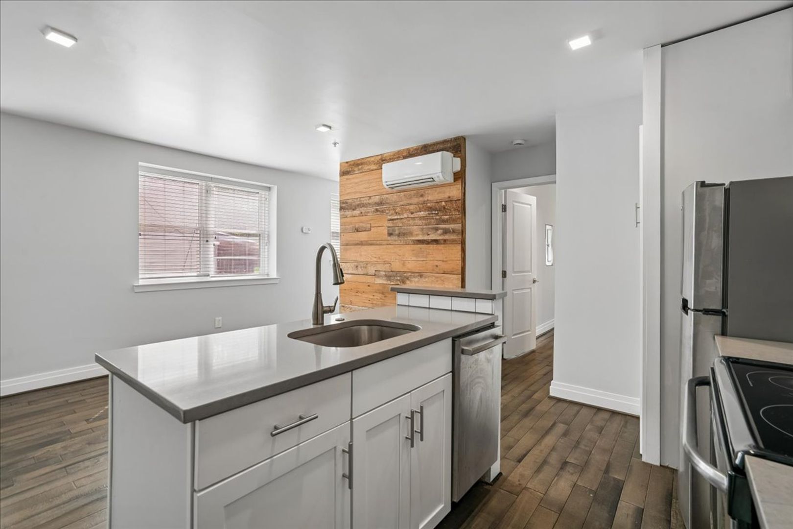 RAZDCPROPERTIES TRUST