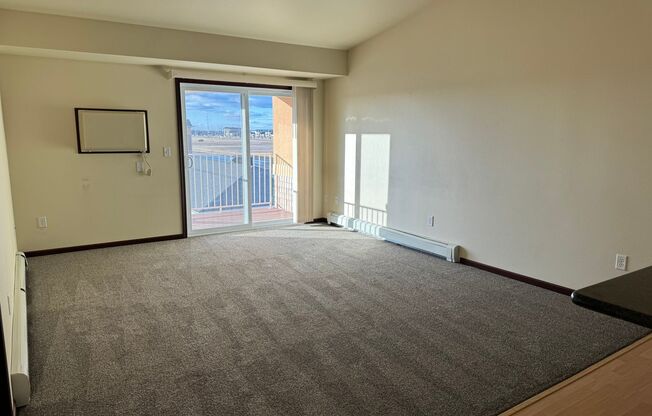 1 bed, 1 bath, 670 sqft, $1,020, Unit 5400-105