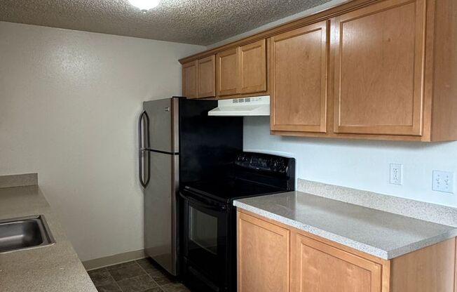 2 beds, 1 bath, 1,000 sqft, $1,325, Unit 32