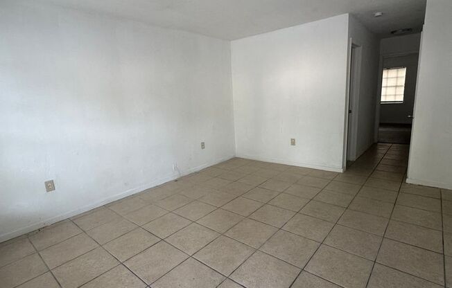 Spacious 2-Bedroom Duplex in Prime Gainesville Location – Unit A