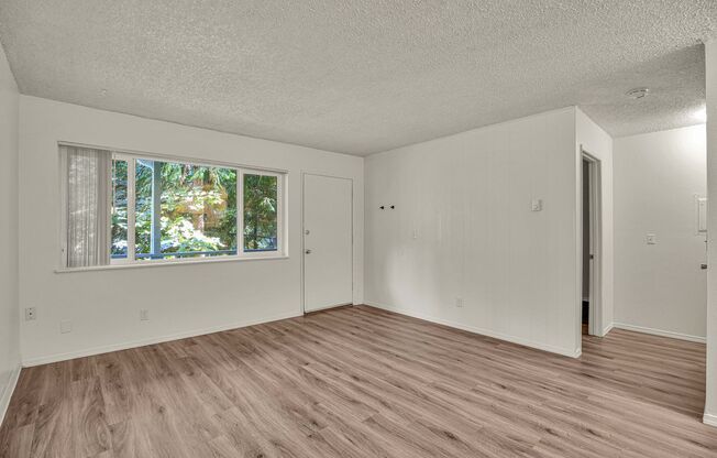 1 bed, 1 bath, 415 sqft, $1,325, Unit 760-55