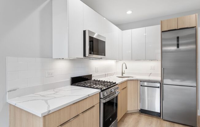 3 beds, 1 bath, 670 sqft, $2,200, Unit 1554-3J