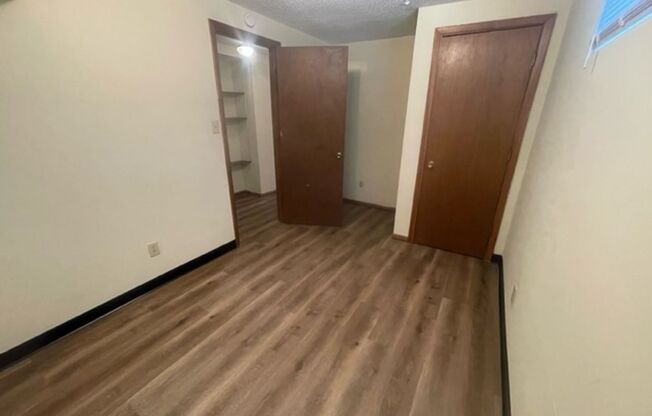 2 beds, 1 bath, 650 sqft, $700, Unit Unit 6