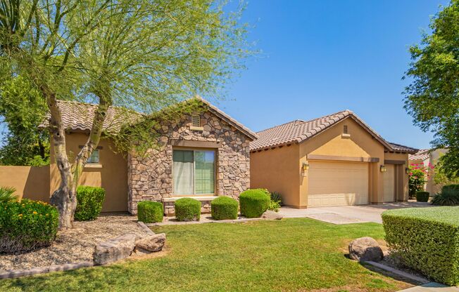 Spacious 4 bedroom home in Goodyear!