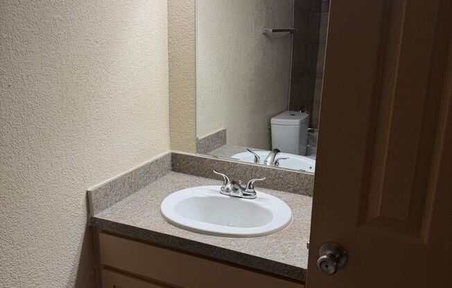 1 bed, 1 bath, 682 sqft, $905, Unit 316