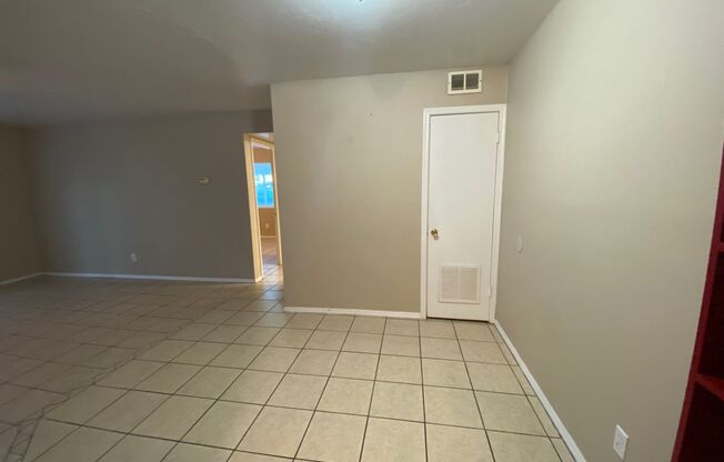 1 bed, 1 bath, $695