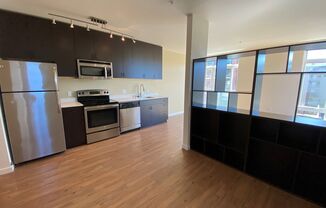 1 bed, 1 bath, 470 sqft, $1,795, Unit 403