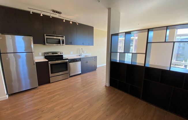 1 bed, 1 bath, 470 sqft, $1,795, Unit 403