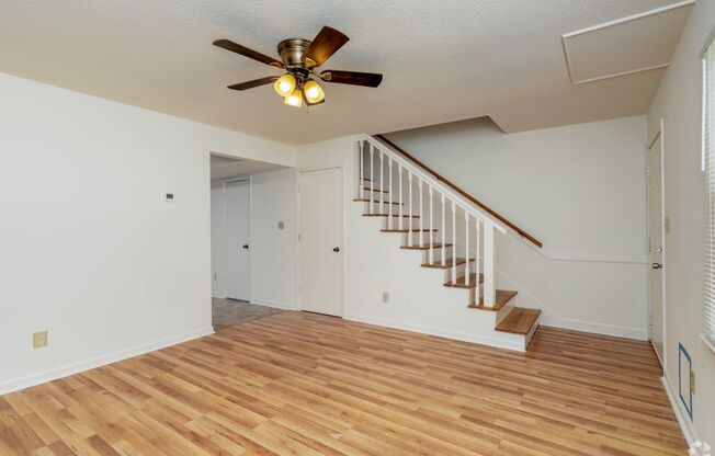 Southfork Apartments - Dallas TH