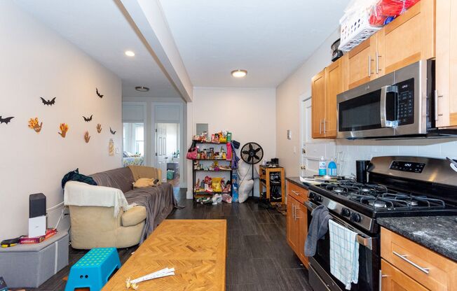 4 beds, 1 bath, $4,500, Unit Unit #25