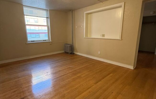 115 W Olympic Pl