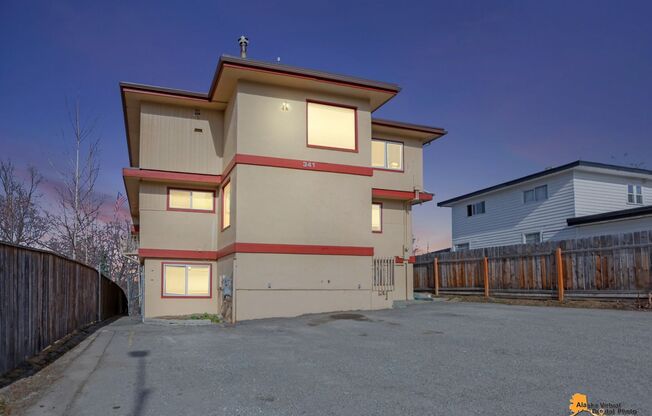 341 E 2nd Court