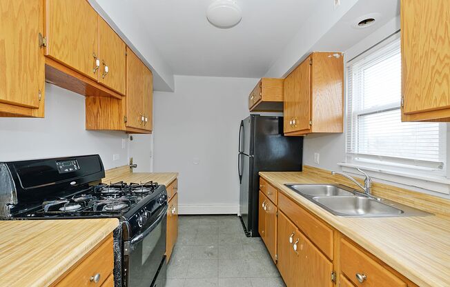 7818-7820 South Shore Drive