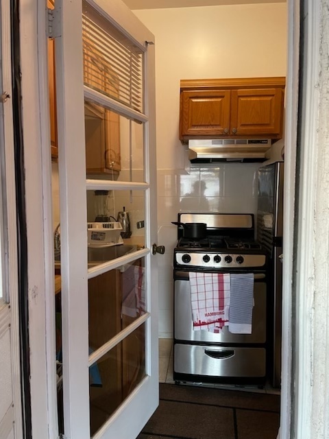 1 bed, 1 bath, $2,300