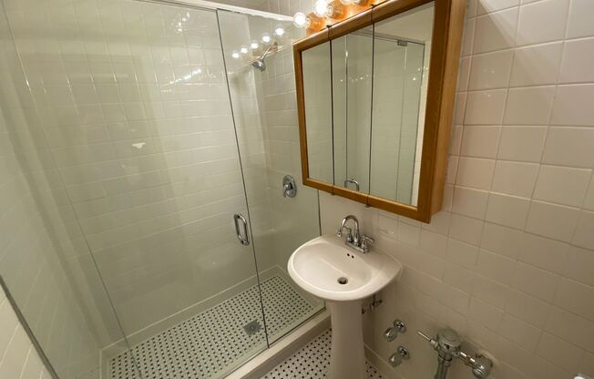 1 bed, 1 bath, 475 sqft, $2,175, Unit 273-1201