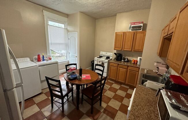 5 Bedroom House Located In Clifton Near UC's Campus