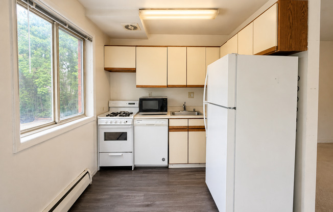 1 bed, 1 bath, 615 sqft, $1,695, Unit 205