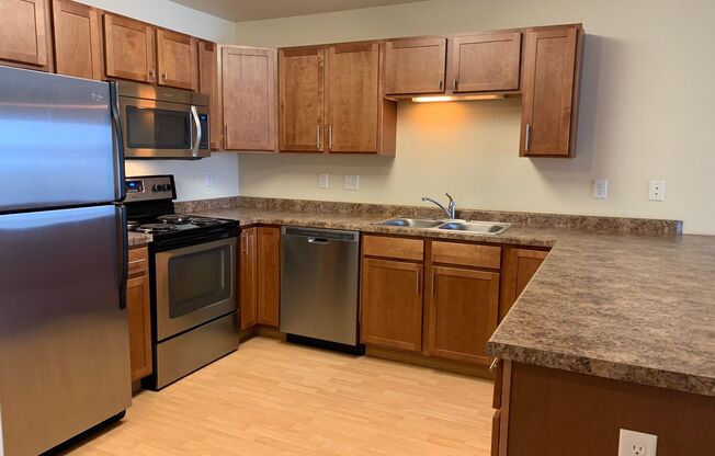 1 bed, 1 bath, 702 sqft, $995, Unit 5130-206