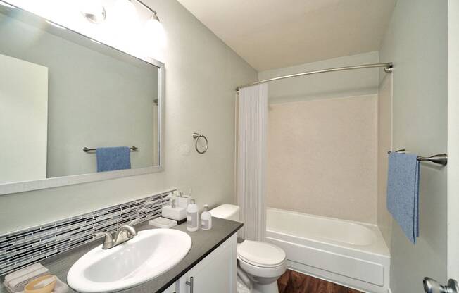 The Groove Apartments Vancouver, Washington Bathroom