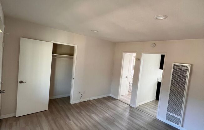 Studio, 1 bath, 325 sqft, $1,700, Unit 2233-07