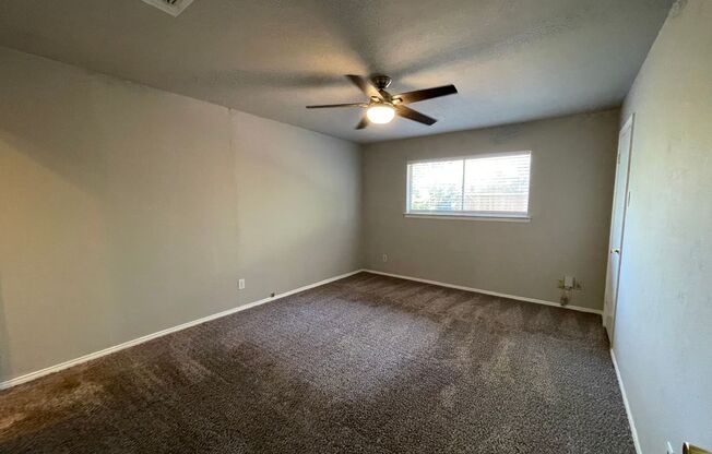 3 beds, 2 baths, 1,272 sqft, $1,895, Unit 1305