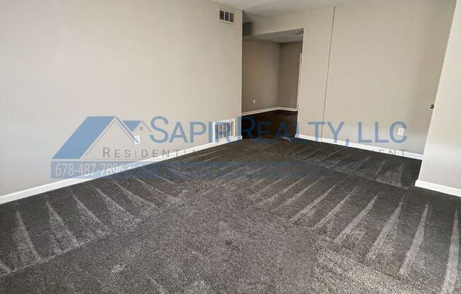 2 beds, 1 bath, $1,225, Unit I5