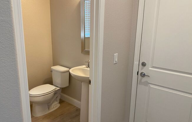 Clean and upgraded 3 Bedroom, 2.5 bath Condominium in Davis with 2 car Garage