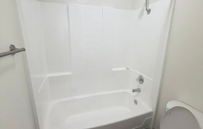 1 bed, 1 bath, 713 sqft, $2,125, Unit A027