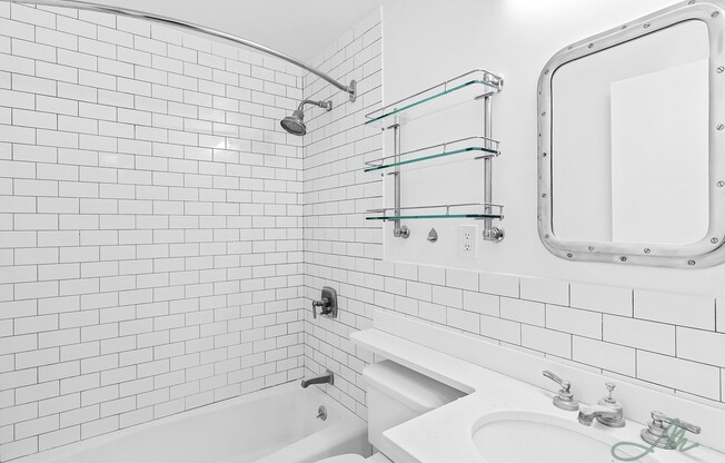 1 bed, 1 bath, $4,700, Unit 22G