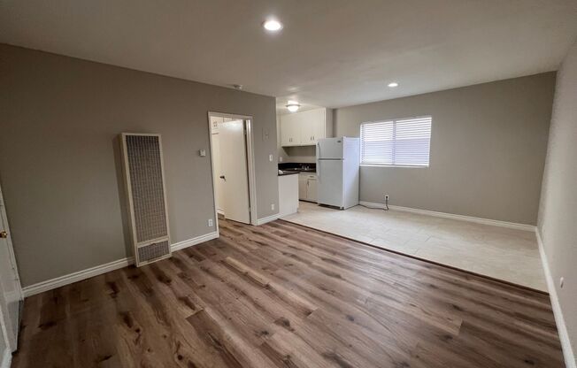 1 bed, 1 bath, 456 sqft, $1,695, Unit 27