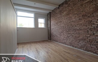 3544 N Halsted St 2R
