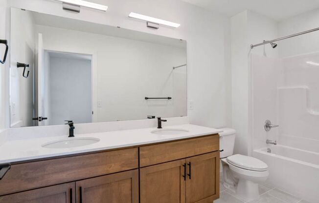 2 beds, 2 baths, 966 sqft, $2,900, Unit 518