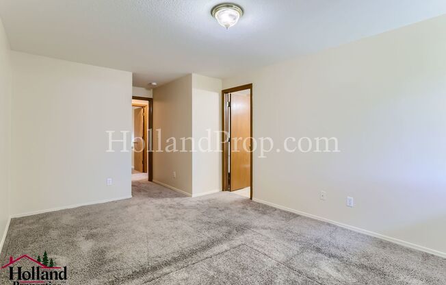 3 beds, 2.5 baths, 1,200 sqft, $2,095, Unit Unit 6054