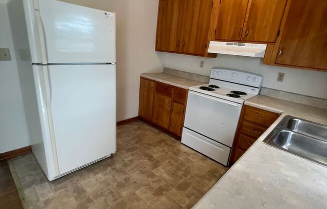 2 beds, 1 bath, 903 sqft, $1,240, Unit C-4