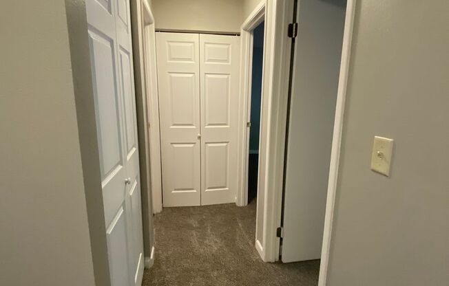 2 beds, 1 bath, 830 sqft, $1,325, Unit D04