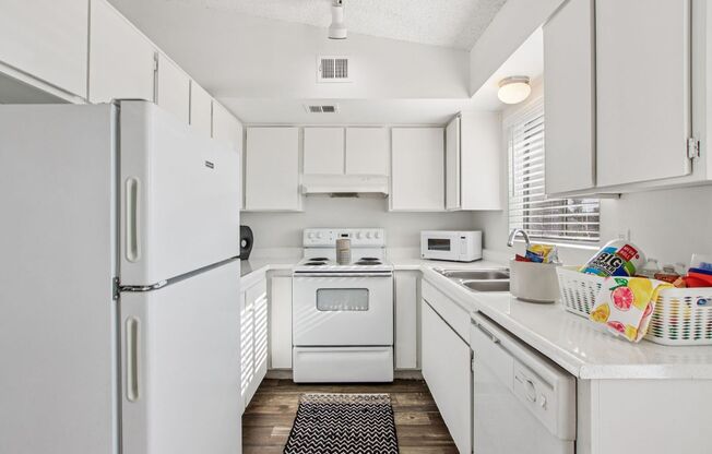 2 beds, 2 baths, 952 sqft, $1,225, Unit 138