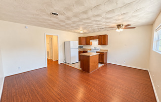 1 bed, 1 bath, 530 sqft, $950, Unit Skyway Unit 8 > SAK