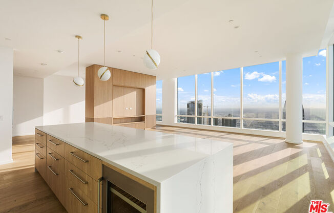 3 beds, 3.5 baths, 3,317 sqft, $22,607, Unit 5801