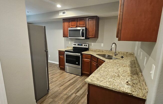 3 beds, 2 baths, $1,295, Unit 2025 S. Wisconsin