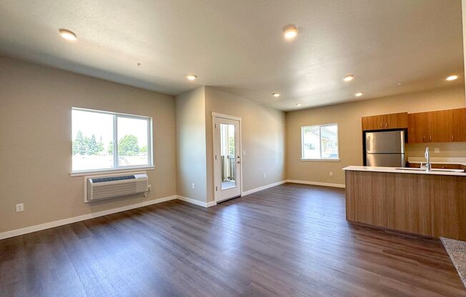 2 beds, 2 baths, 900 sqft, $1,535, Unit 4560-204