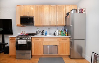 344 W 17 ST