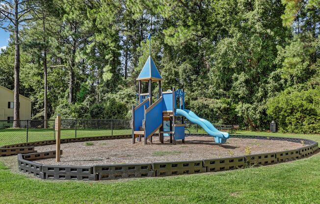 3 beds, 2 baths, 990 sqft, $1,200, Unit 06D