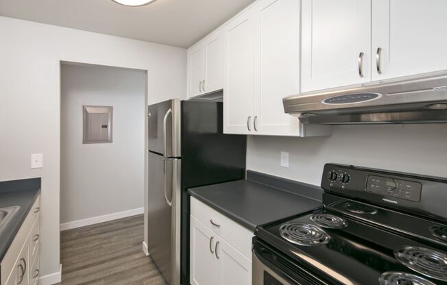 Urban North - fully renovated building in the vibrant Lake City neighborhood.