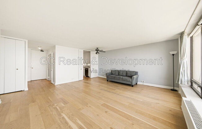 1 bed, 1 bath, 850 sqft, $2,150, Unit 2810