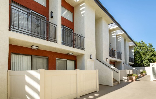 Apartments in Chatsworth , Ca Patios