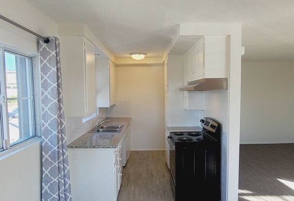 2 beds, 1 bath, 780 sqft, $2,250, Unit 856