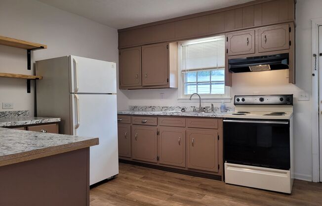 2 beds, 1 bath, $1,325