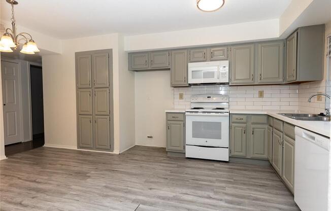 1031 E PETERS COLONY RD