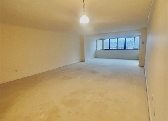 2 beds, 2 baths, 1,315 sqft, $4,300, Unit 14N