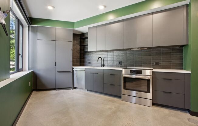 Urban 1-bedroom/ 1-bath Corner Unit in City Park West